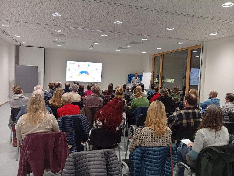 Informationsveranstaltung zum Thema "Pflegeversicherung" bei der Lebenshilfe Neumarkt